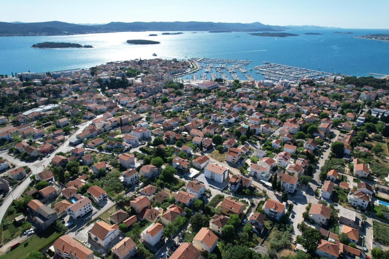 Apartments And Rooms Sinka Biograd na Moru Kültér fotó