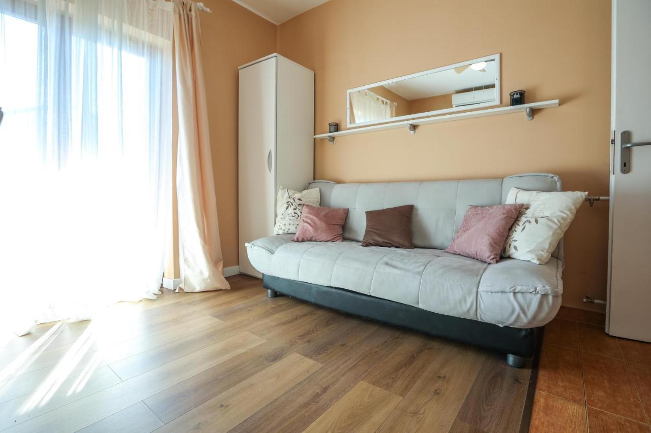 Apartments And Rooms Sinka Biograd na Moru Kültér fotó