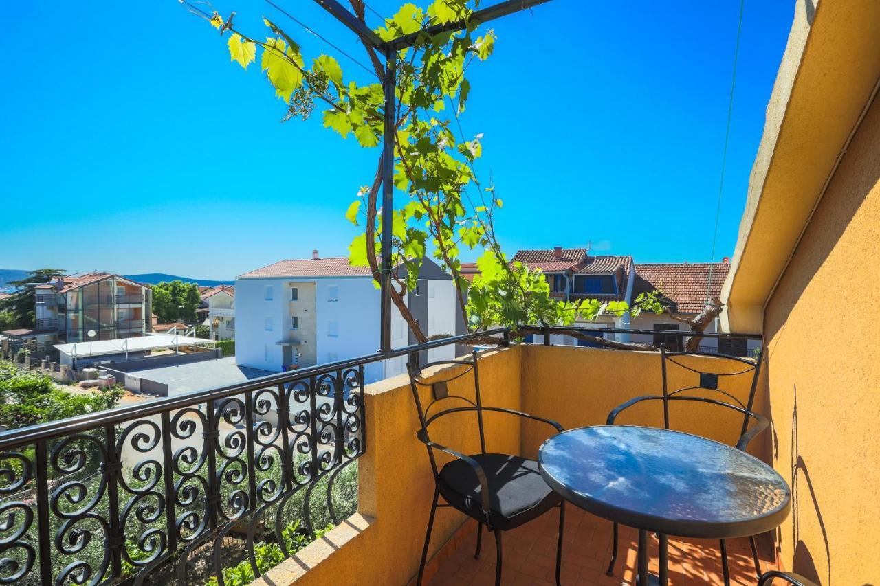 Apartments And Rooms Sinka Biograd na Moru Kültér fotó