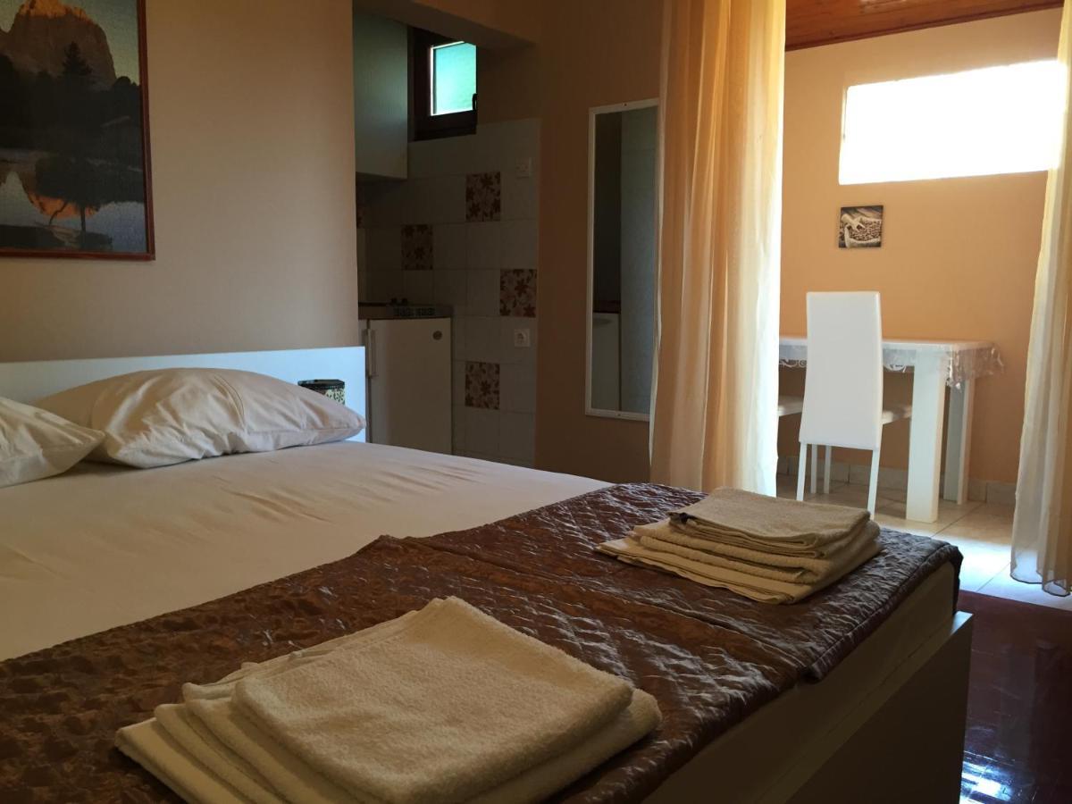 Apartments And Rooms Sinka Biograd na Moru Kültér fotó